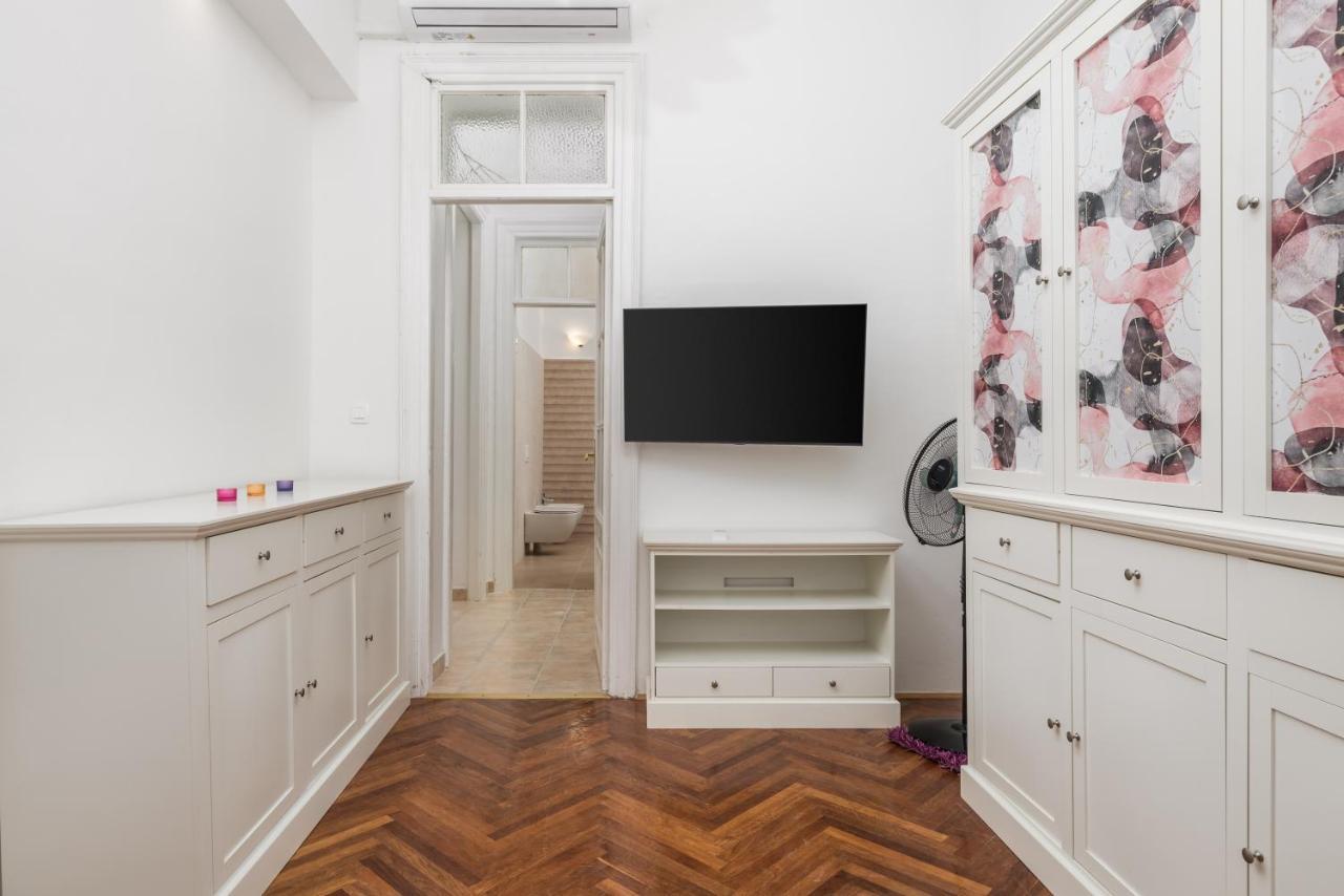 Dana Apartment