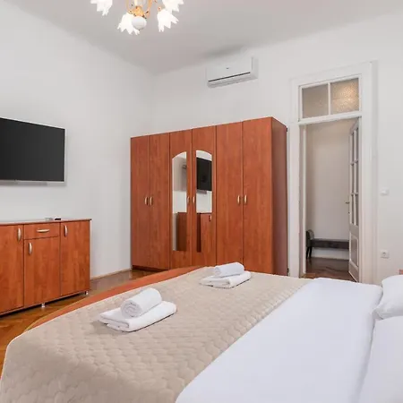 Apartment Dana Rijeka Exterior photo